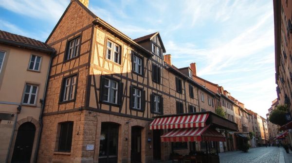 Top raisons de collaborer avec un constructeur à Lyon